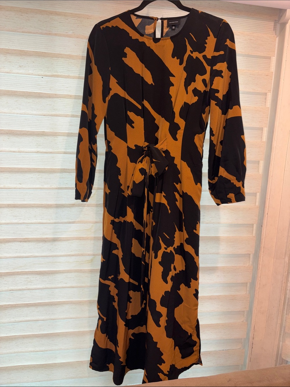 Who What Wear Black and Brown Abstract Tie-Waist Maxi Dress